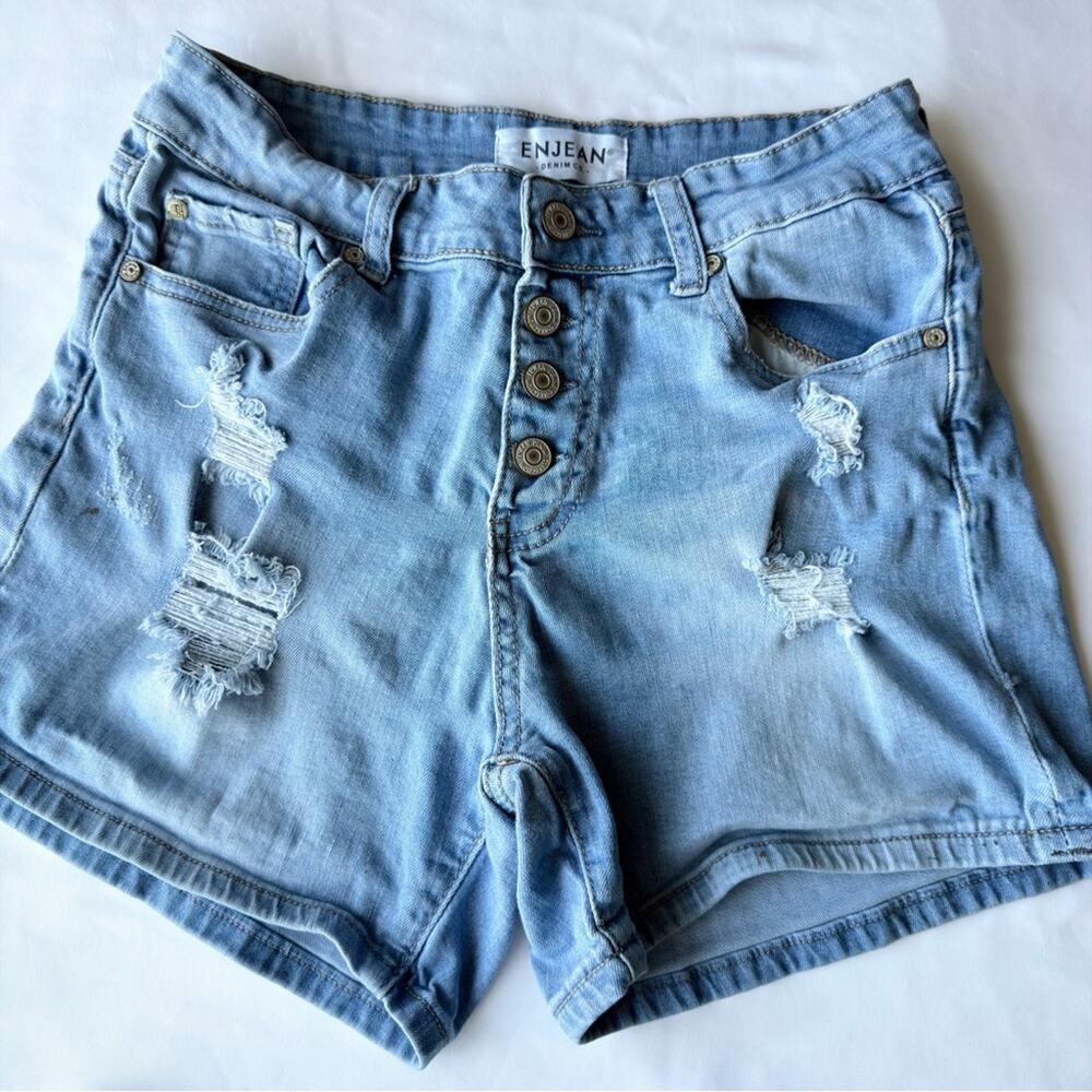 Enjean Women's Distressed Blue Jean Shorts Women’s Size Medium